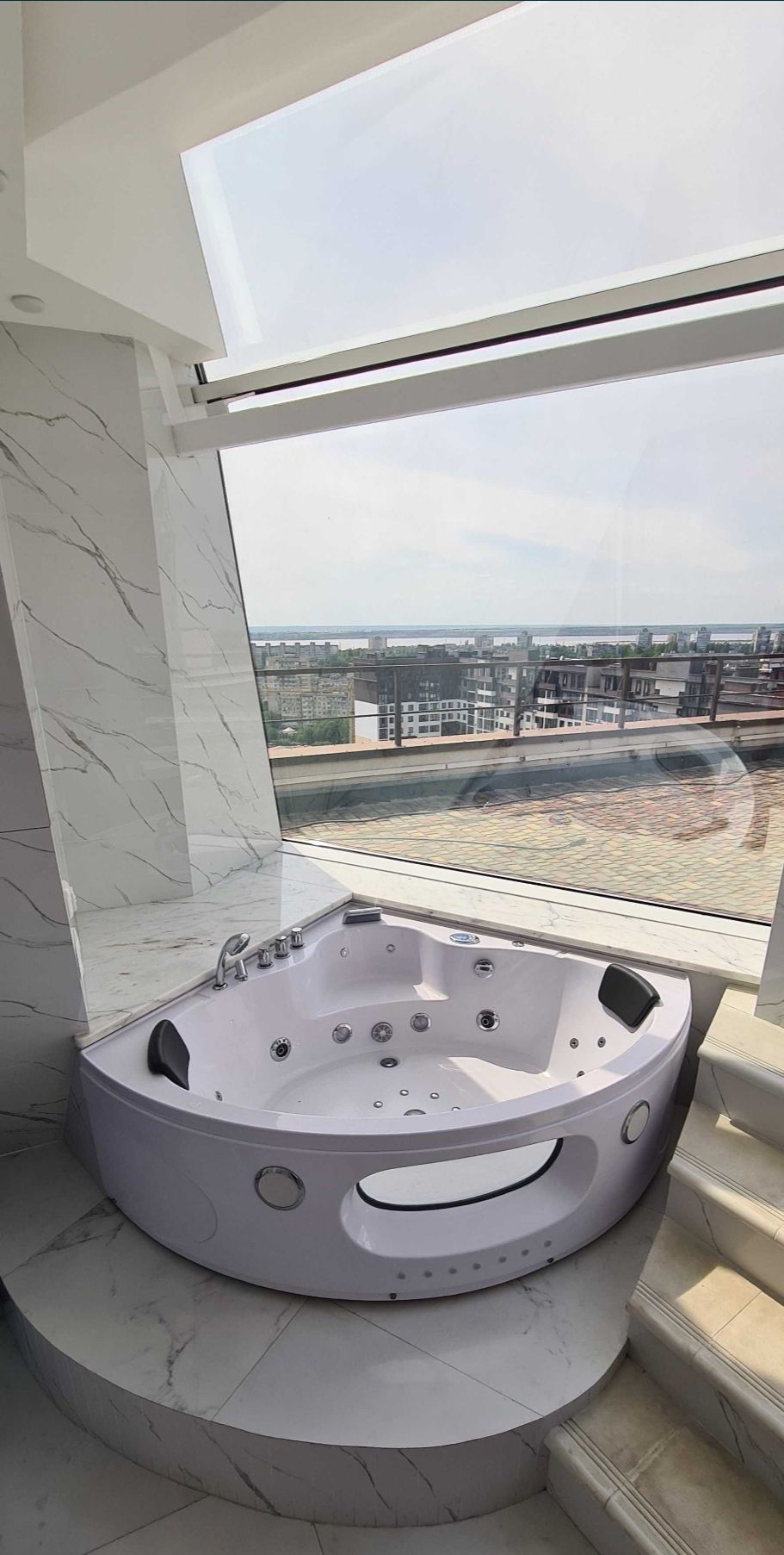 Penthouse on Marselskaya Street