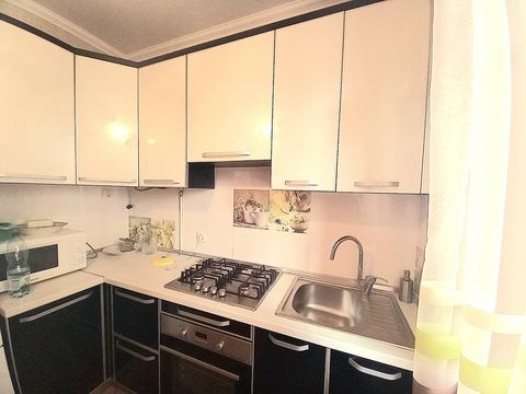 Продам 3-х кімнатну з капремонтом вул.К.Луніна /Адмиральский пр-т