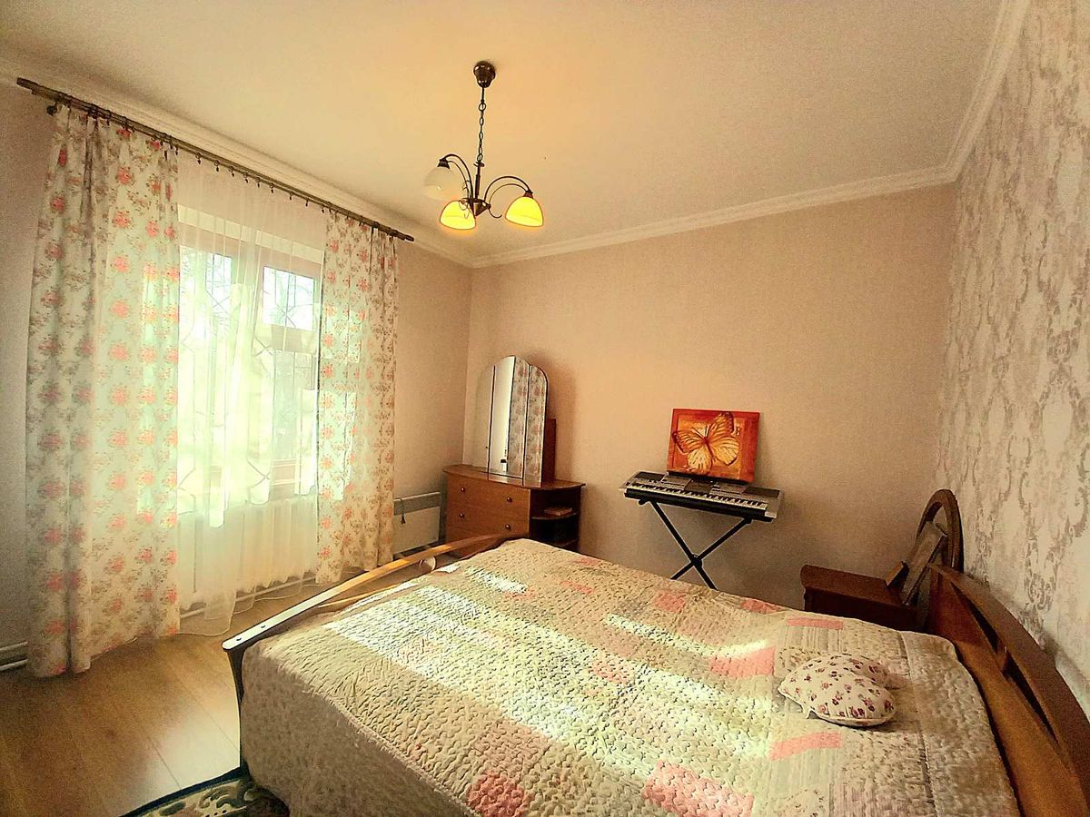 Продам 3-х кімнатну з капремонтом вул.К.Луніна /Адмиральский пр-т