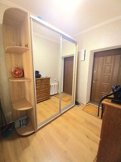 Продам 3-х кімнатну з капремонтом вул.К.Луніна /Адмиральский пр-т