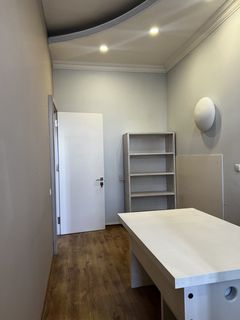 A beautiful two-bedroom apartment on Deribasovskaya Street