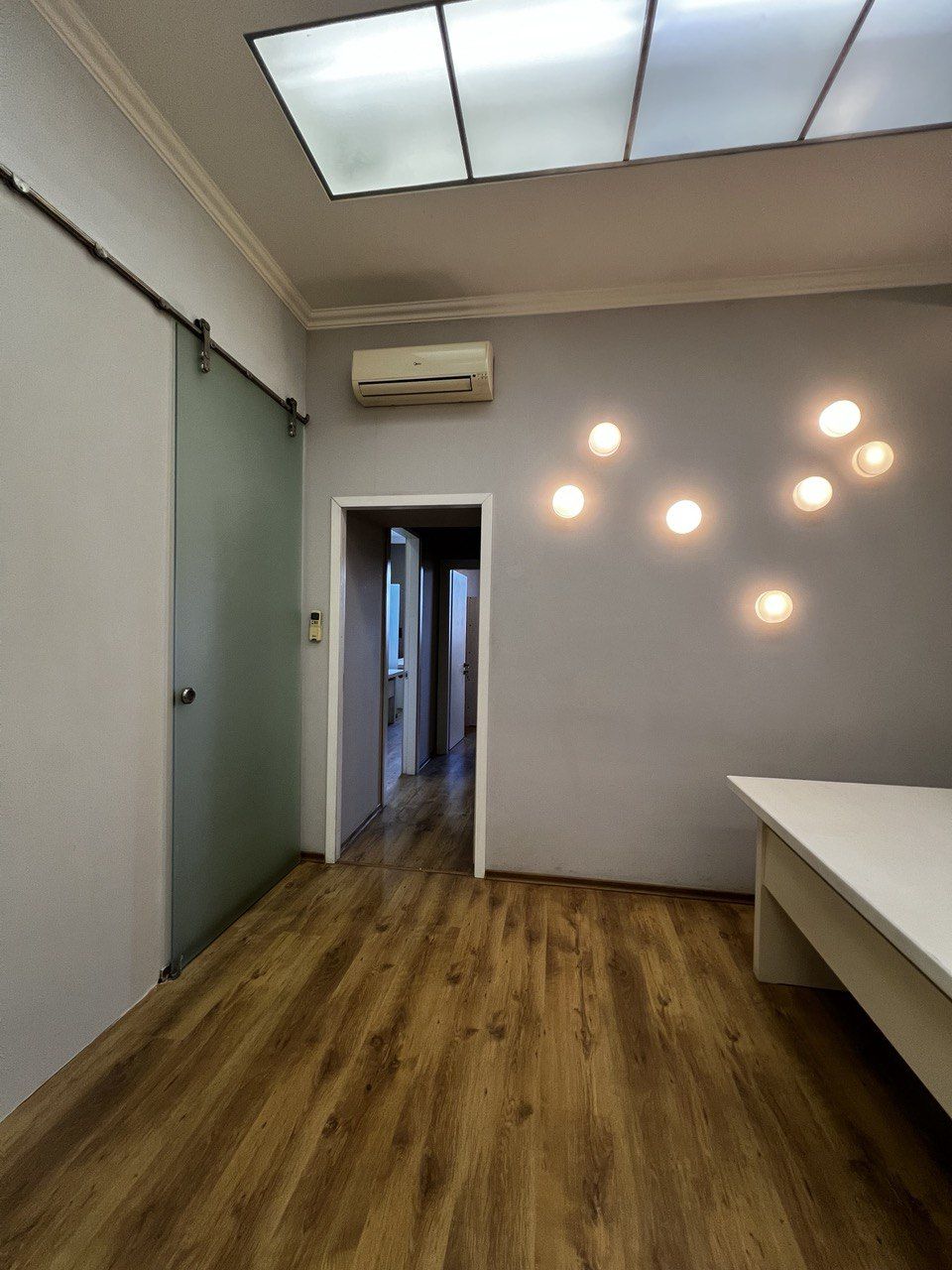 A beautiful two-bedroom apartment on Deribasovskaya Street