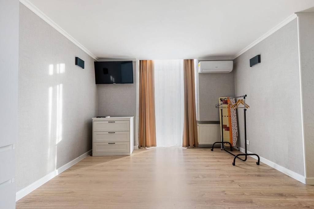 Luxury apartment on Deribasovskaya Street