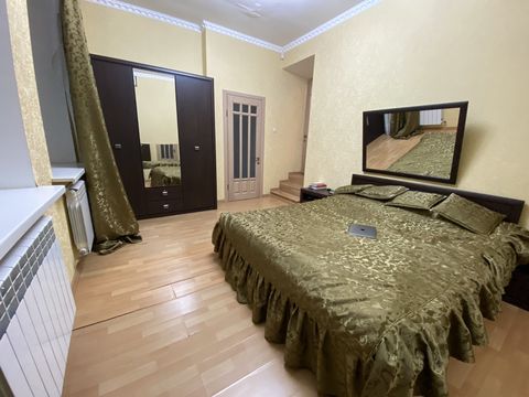 Apartment on Lva Tolstogo Street