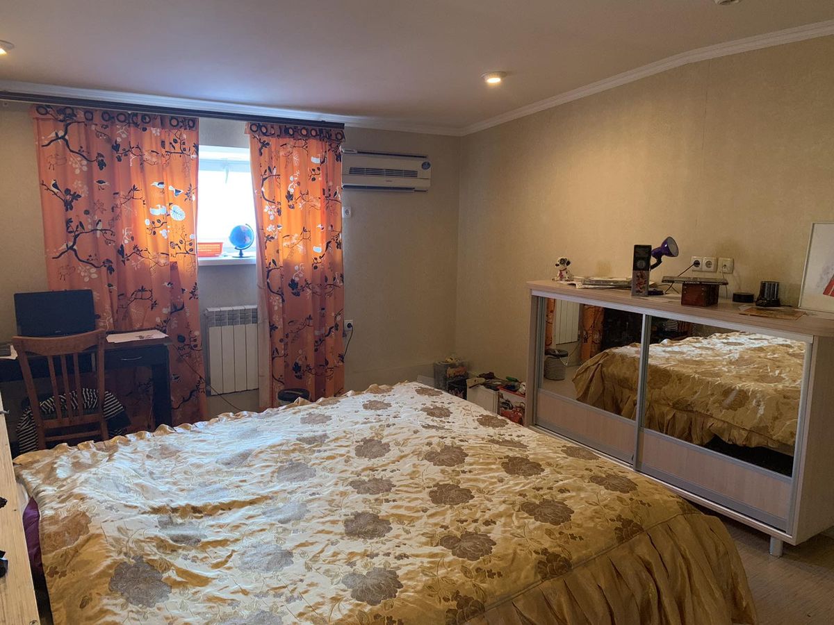 Apartment on Lva Tolstogo Street