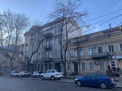 Apartment on Lva Tolstogo Street