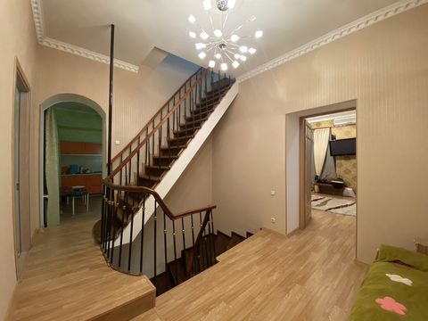 Apartment on Lva Tolstogo Street