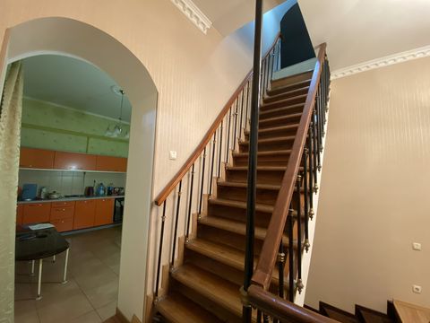 Apartment on Lva Tolstogo Street