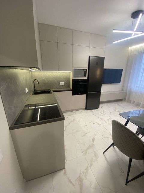 Продам двокімнатну квартиру зі свіжим ремонтом: АКРОПОЛЬ