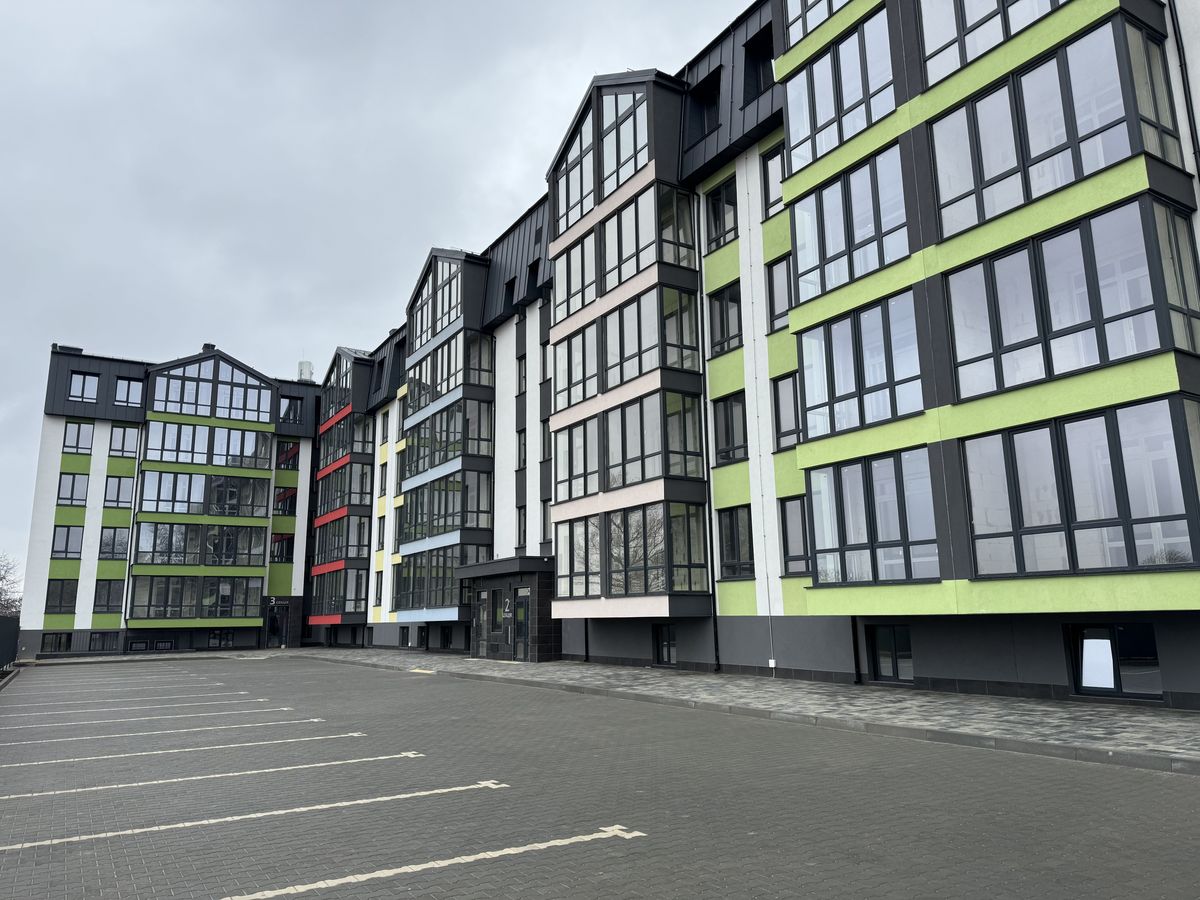 Apartment on Slobidska Street