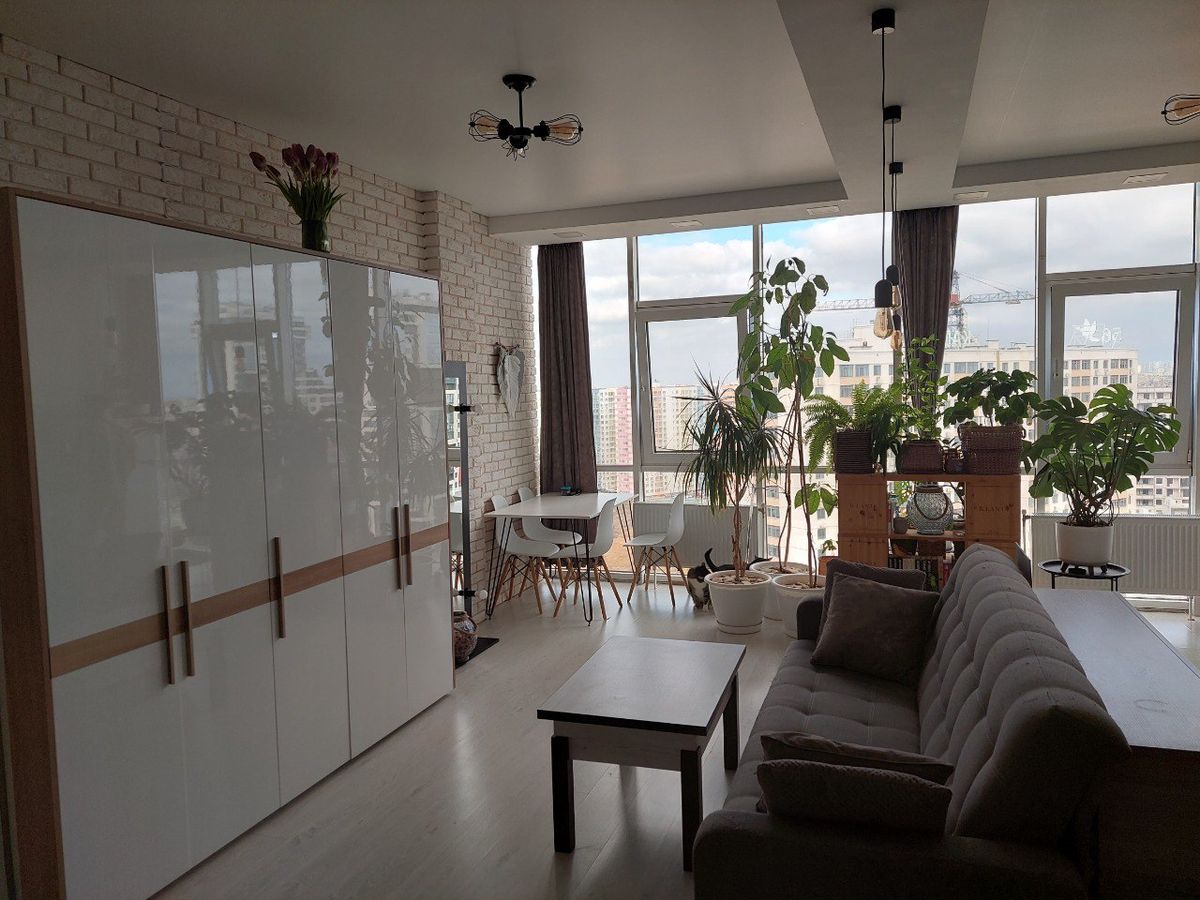 Apartment on Perlynna Street