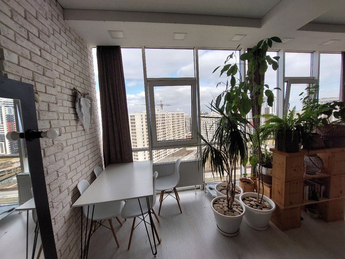 Apartment on Perlynna Street