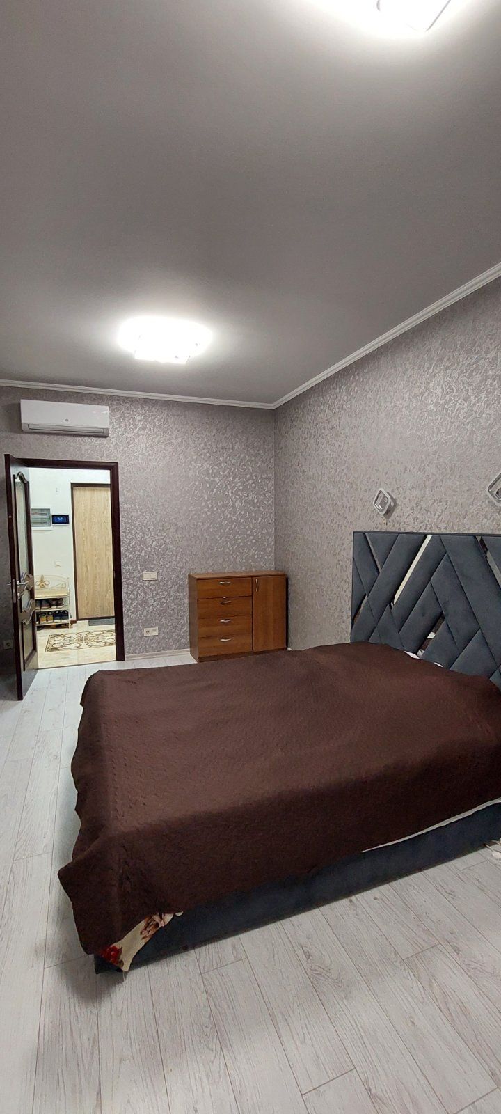 Apartment on Lyustdorfskaya Street