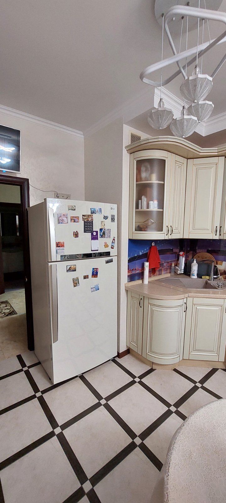 Apartment on Lyustdorfskaya Street