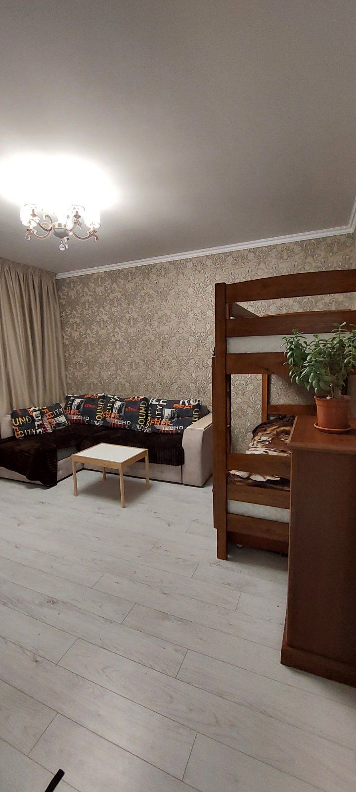 Apartment on Lyustdorfskaya Street