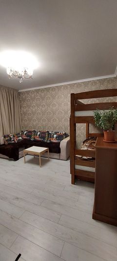 Apartment on Lyustdorfskaya Street