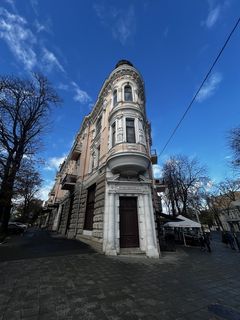A luxurious apartment on Preobrazhenskaya/Mayakovskogo Street