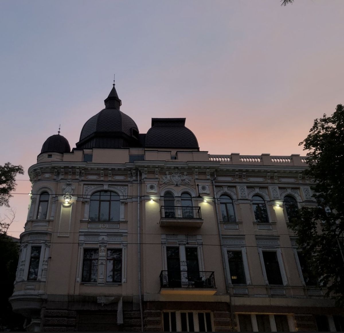 A luxurious apartment on Preobrazhenskaya/Mayakovskogo Street