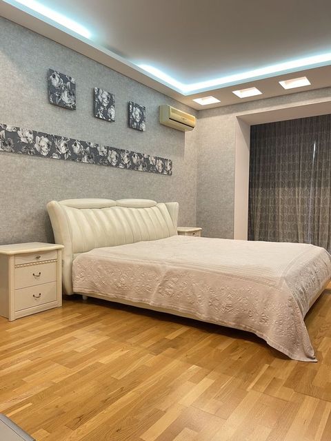 Apartment on Sahaidachny (Lidersovsky) Boulevard