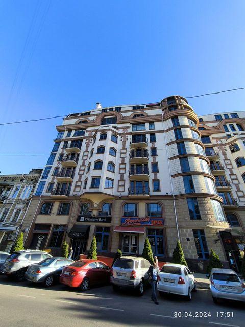 Apartment on Zhukovsky Street.