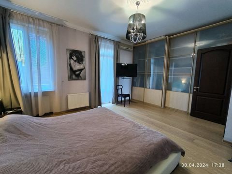 Apartment on Zhukovsky Street.