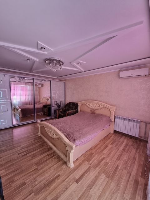 Apartment on Zabolotny Street