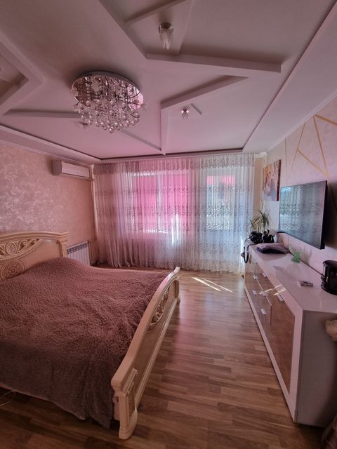 Apartment on Zabolotny Street