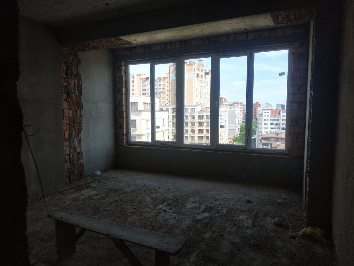 Two-level apartment on Zooparkova Street