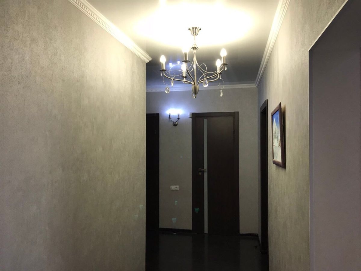 Квартира на Академіка Сахарова вул.
