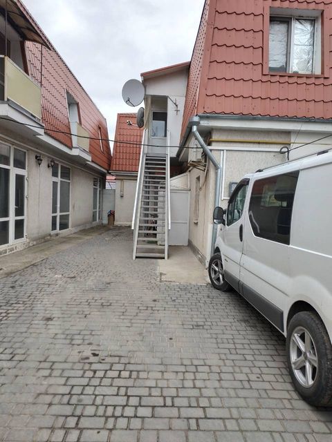 Apartment on Yashi Gordienko Street