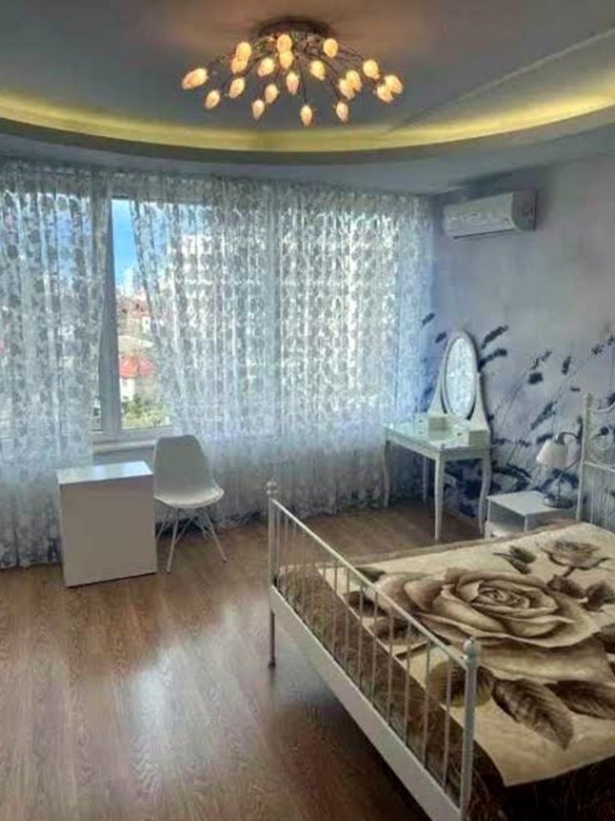 Квартиа на Літературній вул.