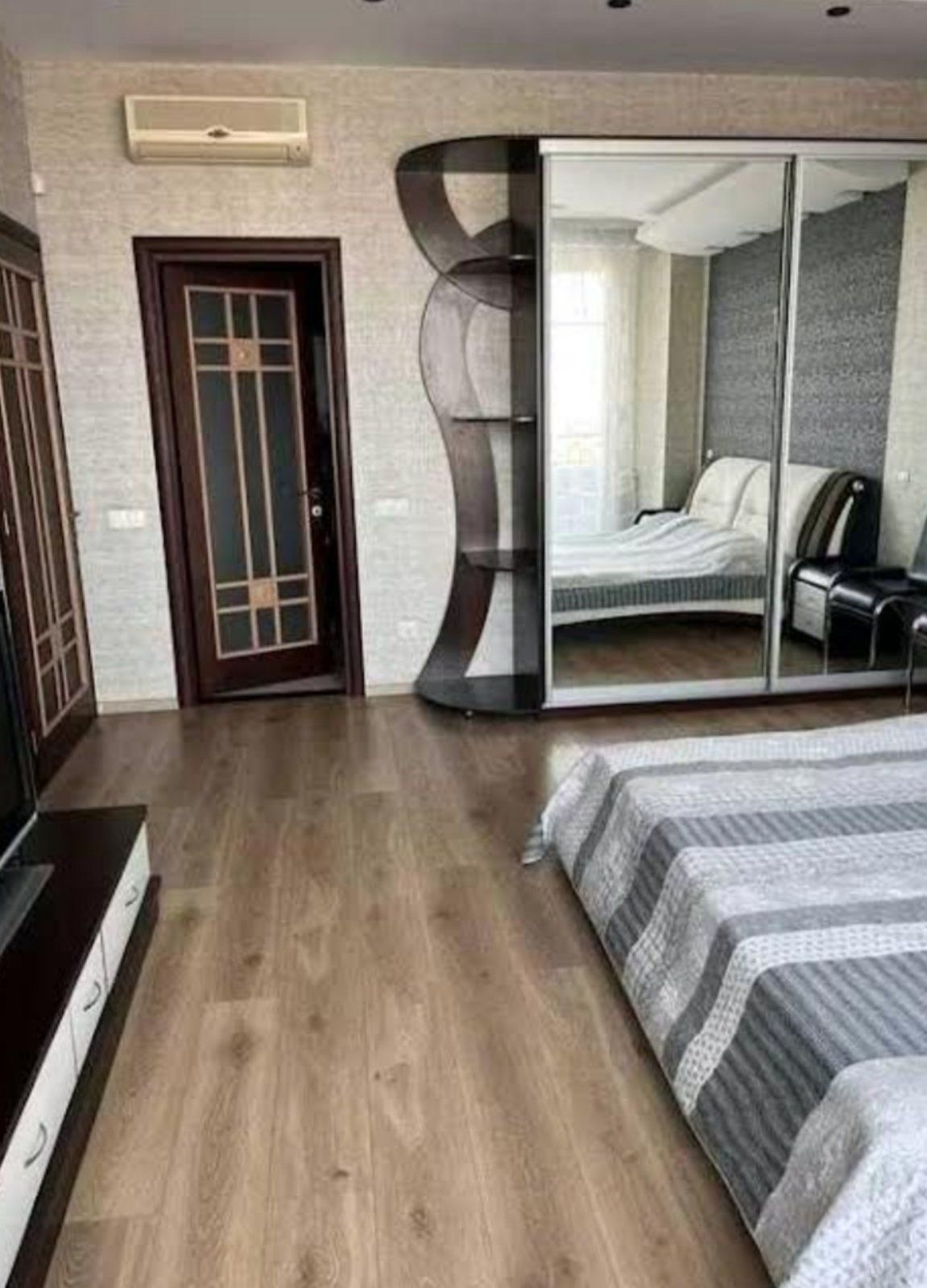 Квартиа на Літературній вул.