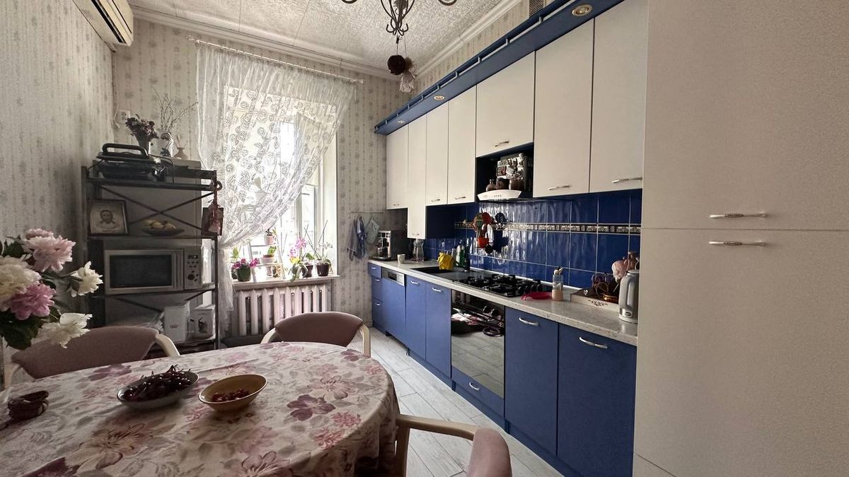 Квартира на Богдана Хмельницького вул.