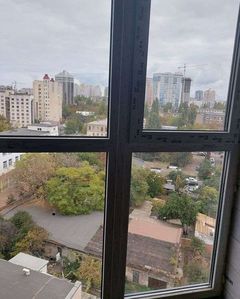 Apartment on Serednofontansky Lane