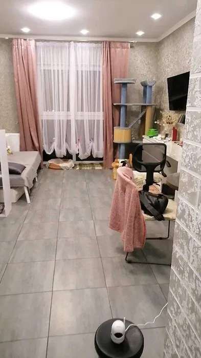 Apartment on Teplichna Street
