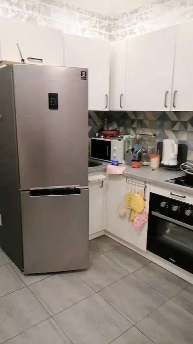 Apartment on Teplichna Street