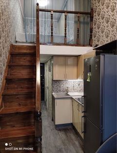 Apartment on 10 Kvitnya Street