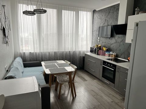 Apartment on Serednofontanska Street