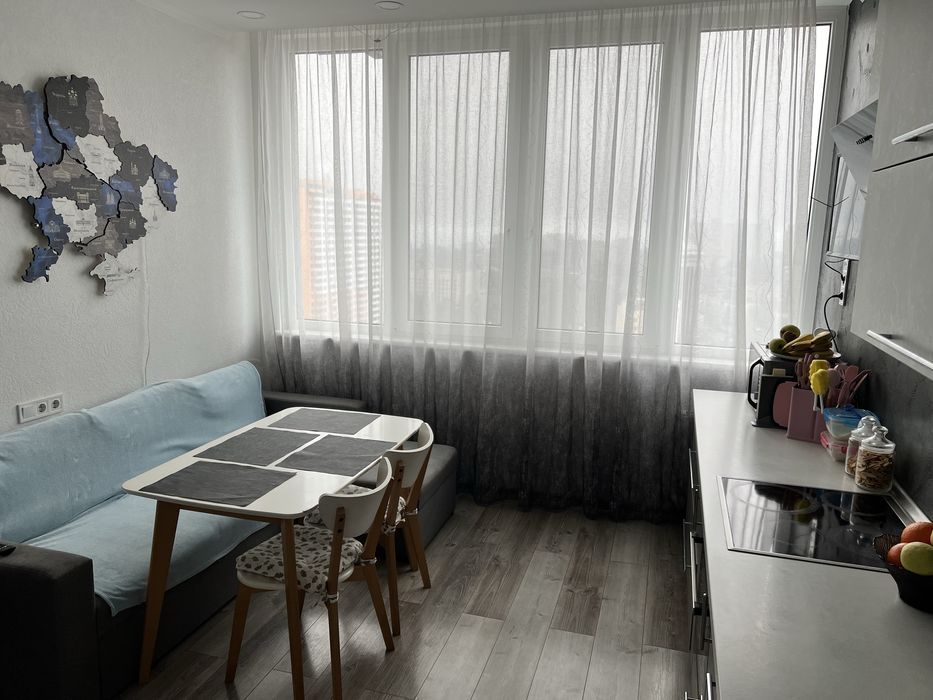 Apartment on Serednofontanska Street