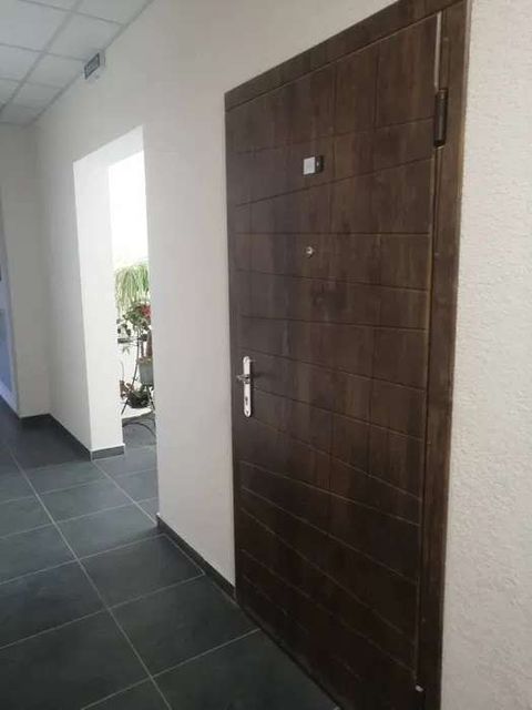 Apartment on Shkilna Street