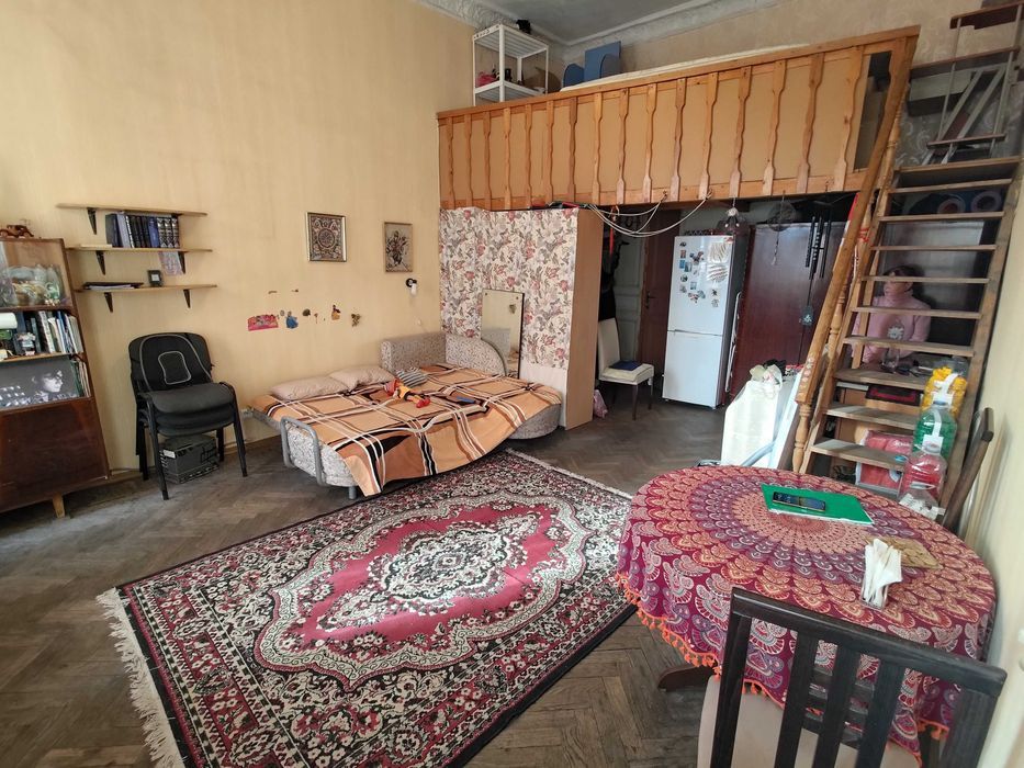 Квартира на Караванського С. вул.