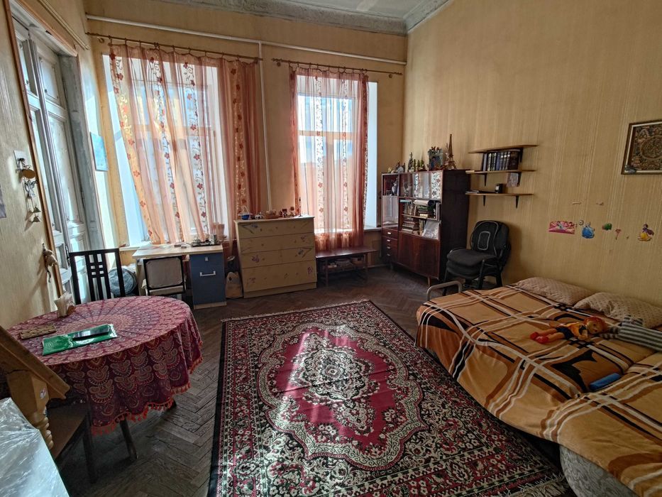 Квартира на Караванського С. вул.