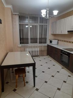 Квартира на Середня вул.
