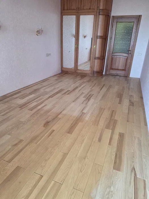 Apartment on Drezdenska Street