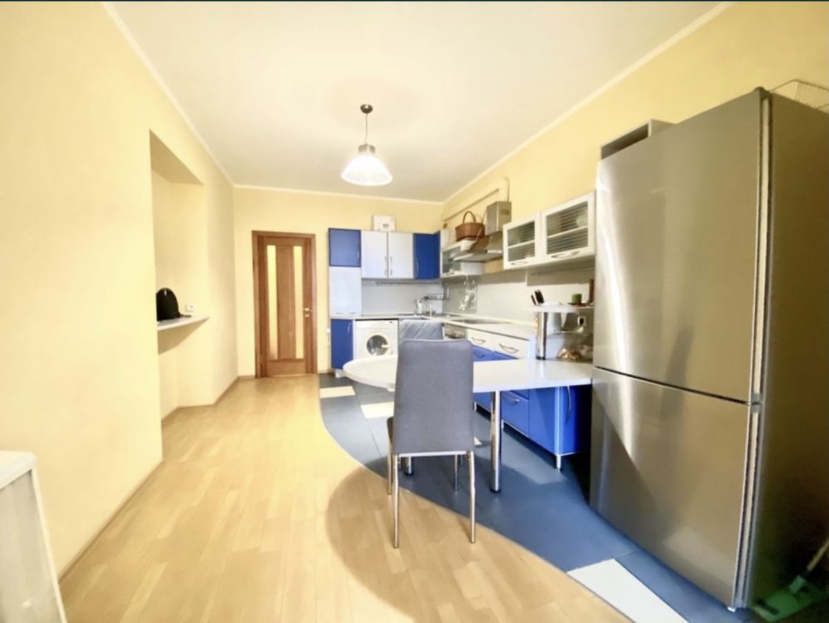 Apartment on Shady Street