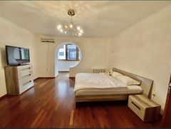 Apartment on Shady Street