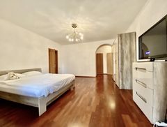 Apartment on Shady Street