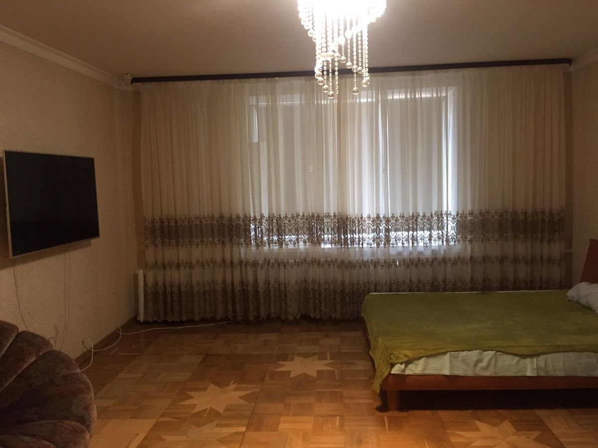 Дом на Атаманюка ул.