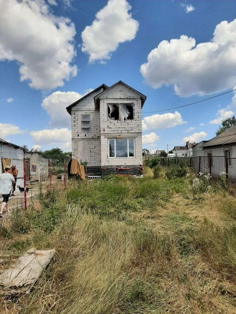 Продам коробку 2 этажа в Новой Дофиновке
