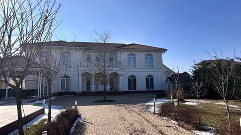 У продажу просторий будинок в Совинйон 3